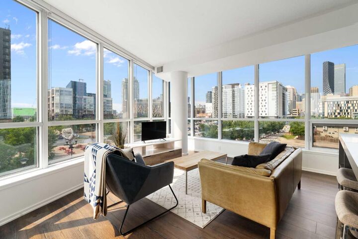 Property Photo:  615 6 Avenue SE 326  AB T2G 1S2 