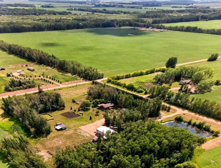 Property Photo:  107209 Range Road 132  AB T0H 2H0 