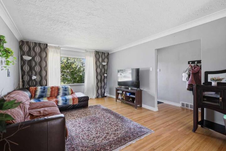 Property Photo: 2808 19 Street NW AB T2M 3V8