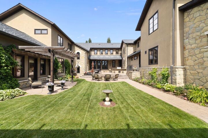 209 Pinnacle Ridge Place SW — photo 1