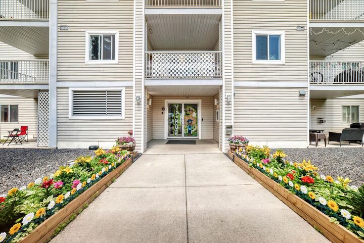 Property Photo:  6224 17 Avenue 1107  AB T2A 7X8 