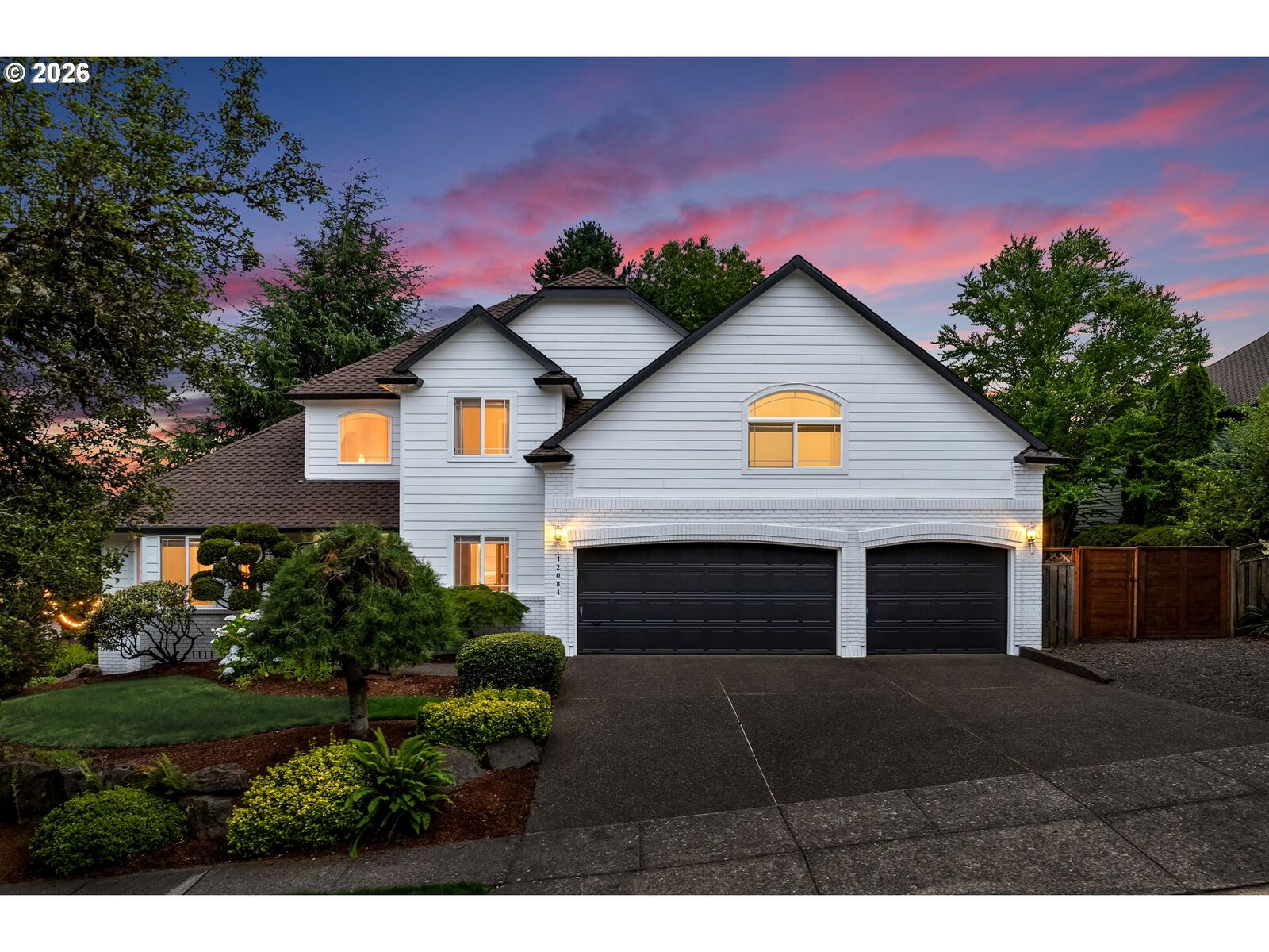 Property Photo:  12084 SE Sovereign Dr  OR 97086 