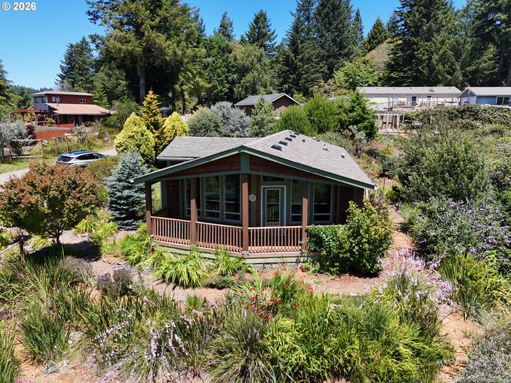 Property Photo: 96422 Alder Ridge Rd OR 97415