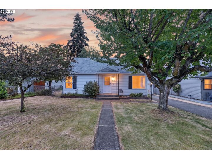 Property Photo:  2803 P St  WA 98663 