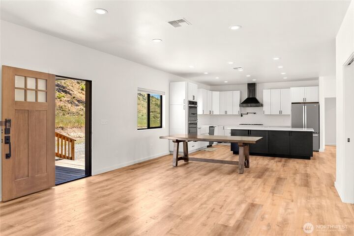Property Photo:  701  North Star  WA 98812 