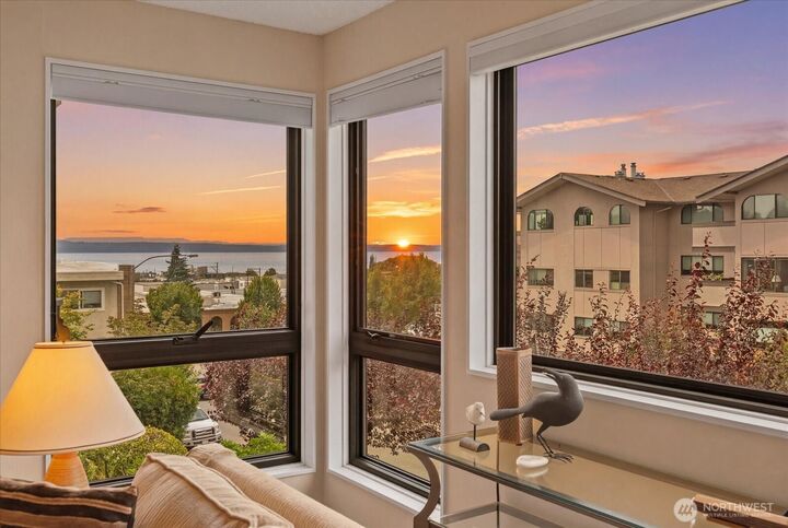 Property Photo:  524  Maple Street 102  WA 98020 