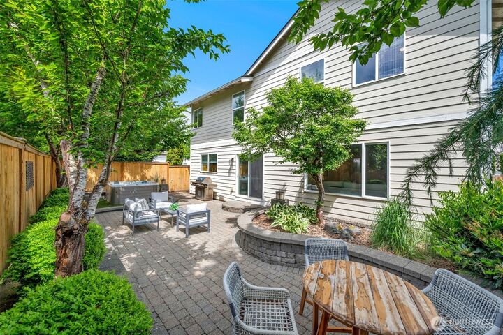 Property Photo:  25409  161st Avenue SE  WA 98042 
