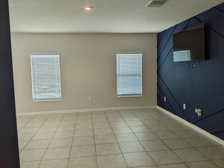 Property Photo: 605 Lychee Lane FL 34981