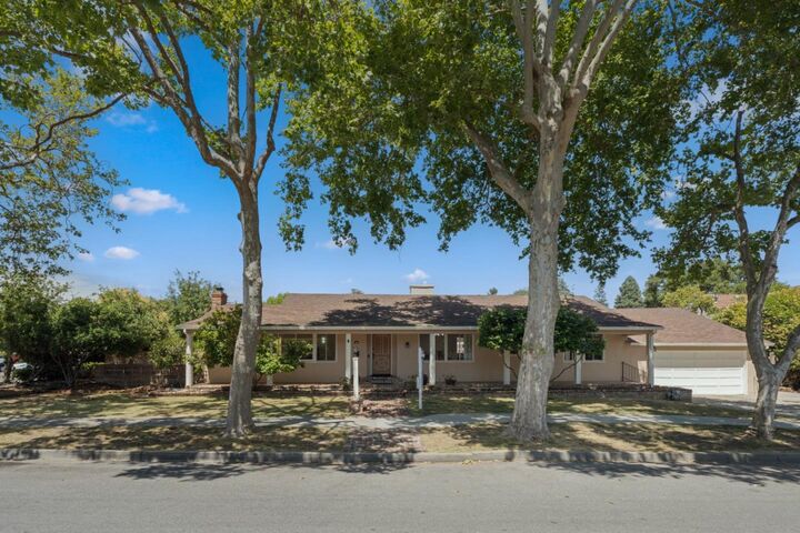 Property Photo:  101 King Street  CA 94062 