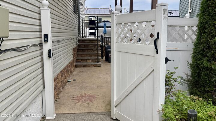 Property Photo: 83 Augusta Avenue 2 NY 10312