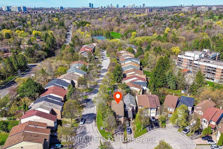 78 Baywood Court — photo 1