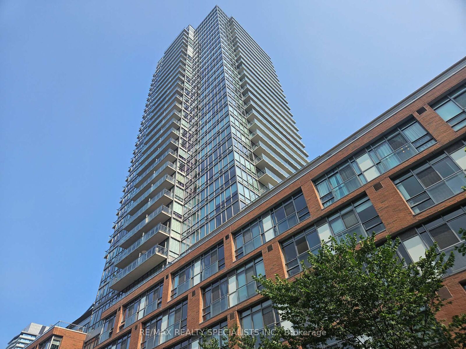 Property Photo: 33 Mill Street 806 ON M5A 3R3