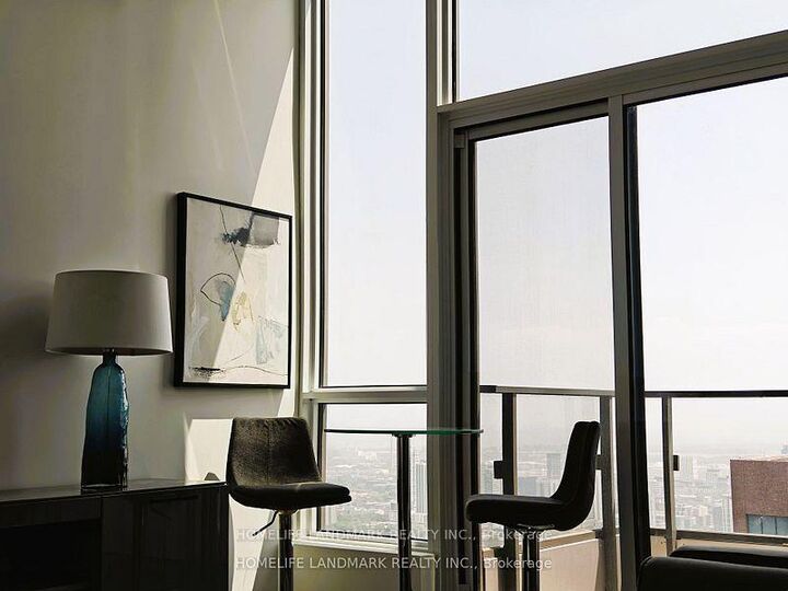 Property Photo:  395 Bloor Street S 5501  ON M4W 0B4 