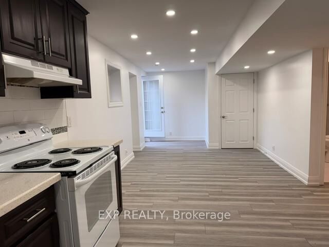 Property Photo: 352 Carlissa Run N ON L3X 3J9