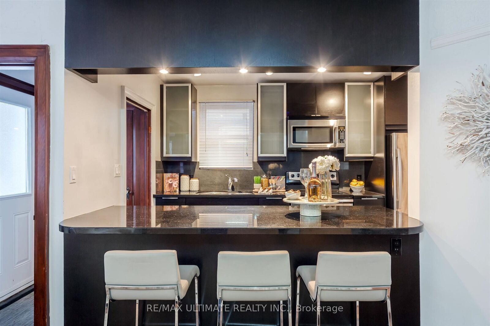Photo de la propriété:  46 Lorindale Avenue Upper  ON M5M 3C2 