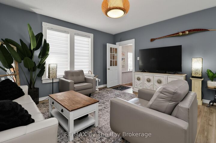 Property Photo:  87 Queen Street W  ON L0L 1P0 