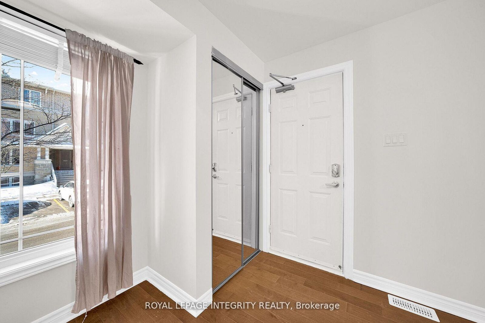 Property Photo: 268 Paseo Pvt Private 64 ON K2G 4N7