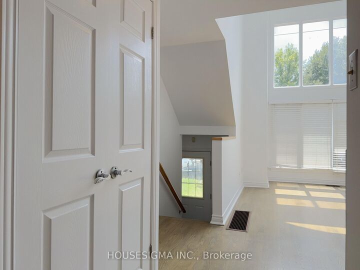 Property Photo:  116 Cranbrooke Avenue Main  ON M5M 1M7 