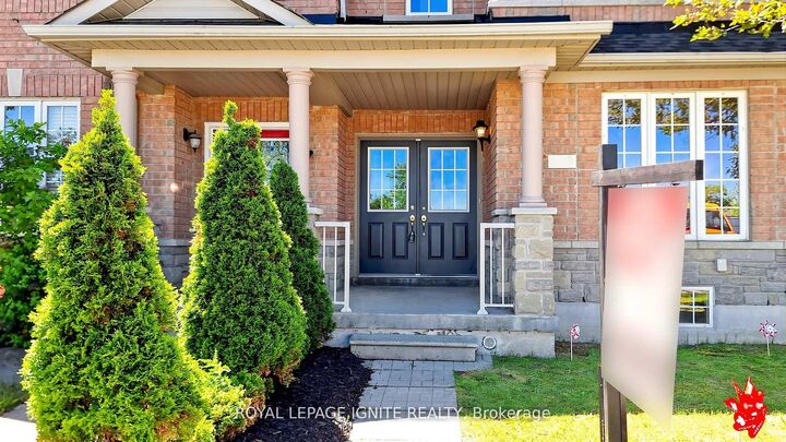 Property Photo: 550 Hoover Park Drive ON L4A 0S8