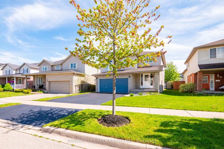 Property Photo:  21 Hawkswood Drive  ON N2K 4J6 