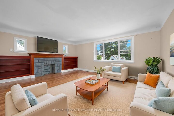 Property Photo:  131 Dagmar Avenue 3  ON K1L 5T3 