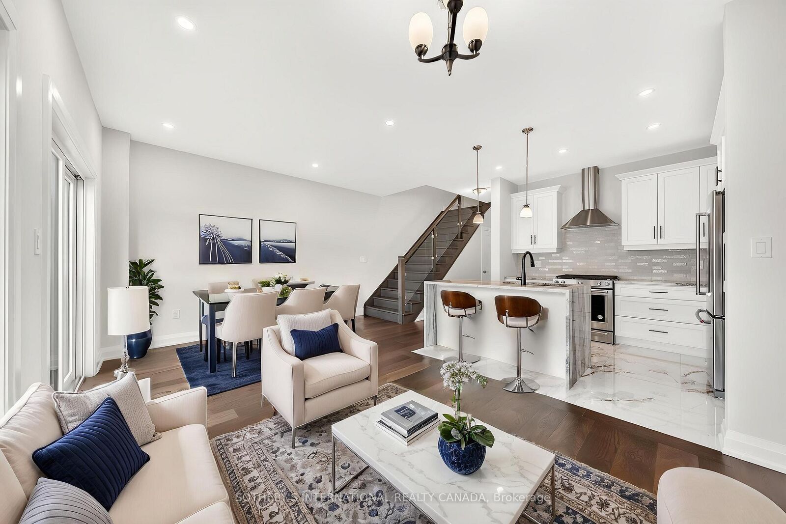 Property Photo:  675 Victoria Road N 14  ON N1E 0S9 