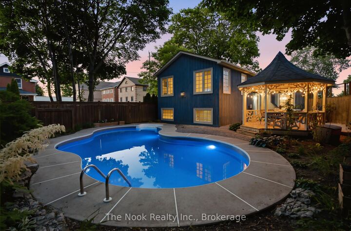 Property Photo:  400 Byron Street S  ON L1N 4R1 