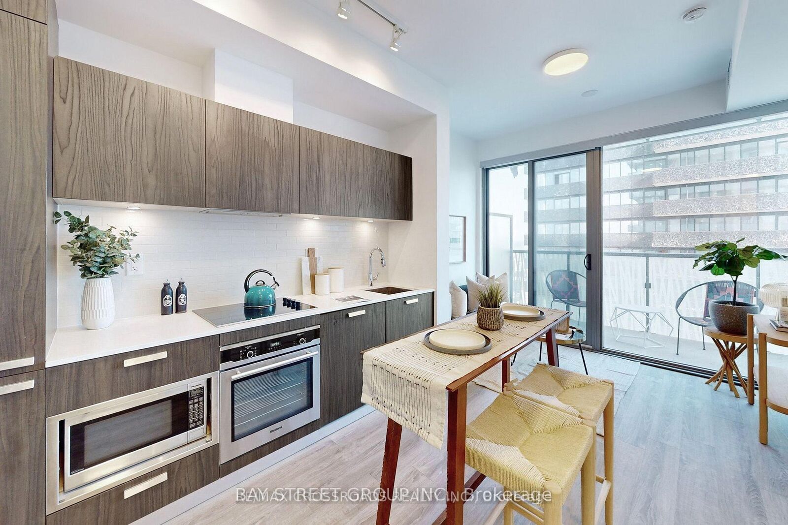 Property Photo: 50 Charles Street E 4504 ON M4Y 0C3