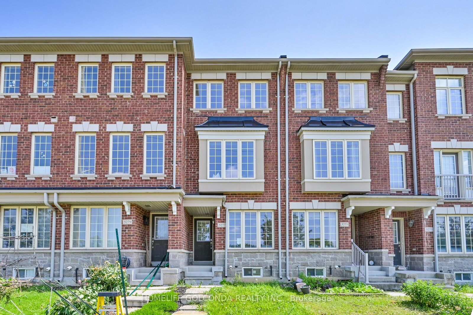 Property Photo: 5277 Major Mackenzie Drive E ON L6C 0N3