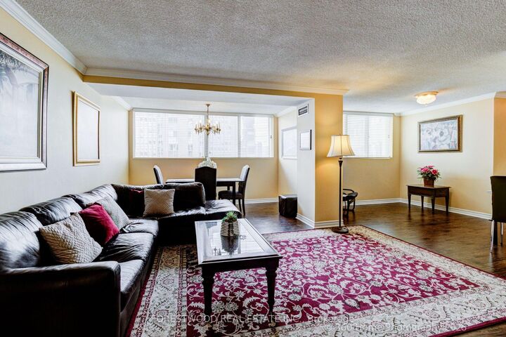 Property Photo: 3700 Kaneff Crescent 2202 ON L5A 4B8