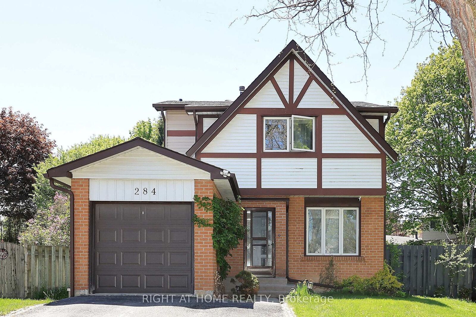 Property Photo: 284 Belfast Court ON L1J 6K7