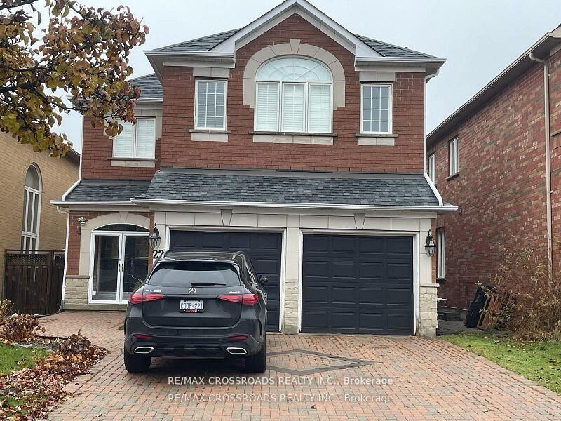 Property Photo: 22 Walnut Grove Crescent ON L4S 1Y9