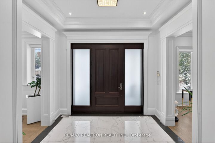 Property Photo: 27 Laureleaf Road ON L3T 2X4