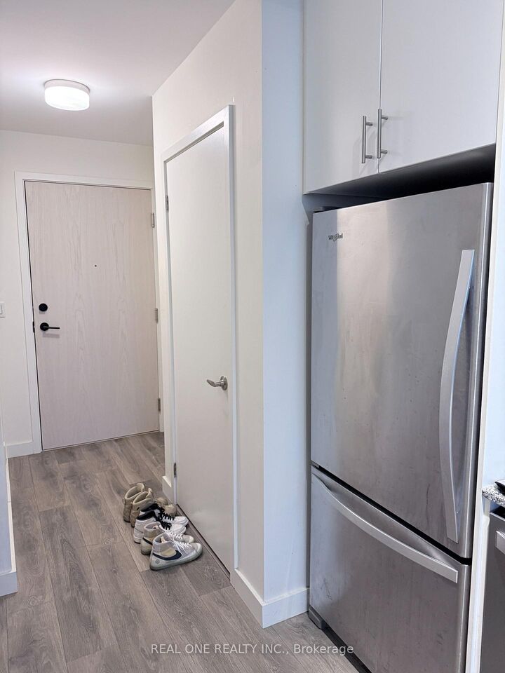 Property Photo:  168 Sabina Drive 115  ON L6H 0W5 