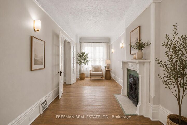 Property Photo: 116 Brunswick Avenue ON M5S 2M2
