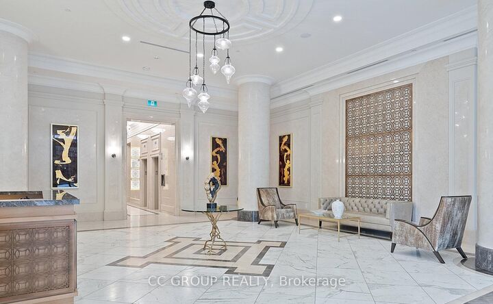 Property Photo: 36 Elm Drive W 1703 ON L5B 0N3
