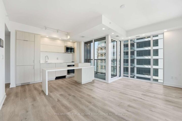 Property Photo:  370 Martha Street 1610  ON L7R 0G9 