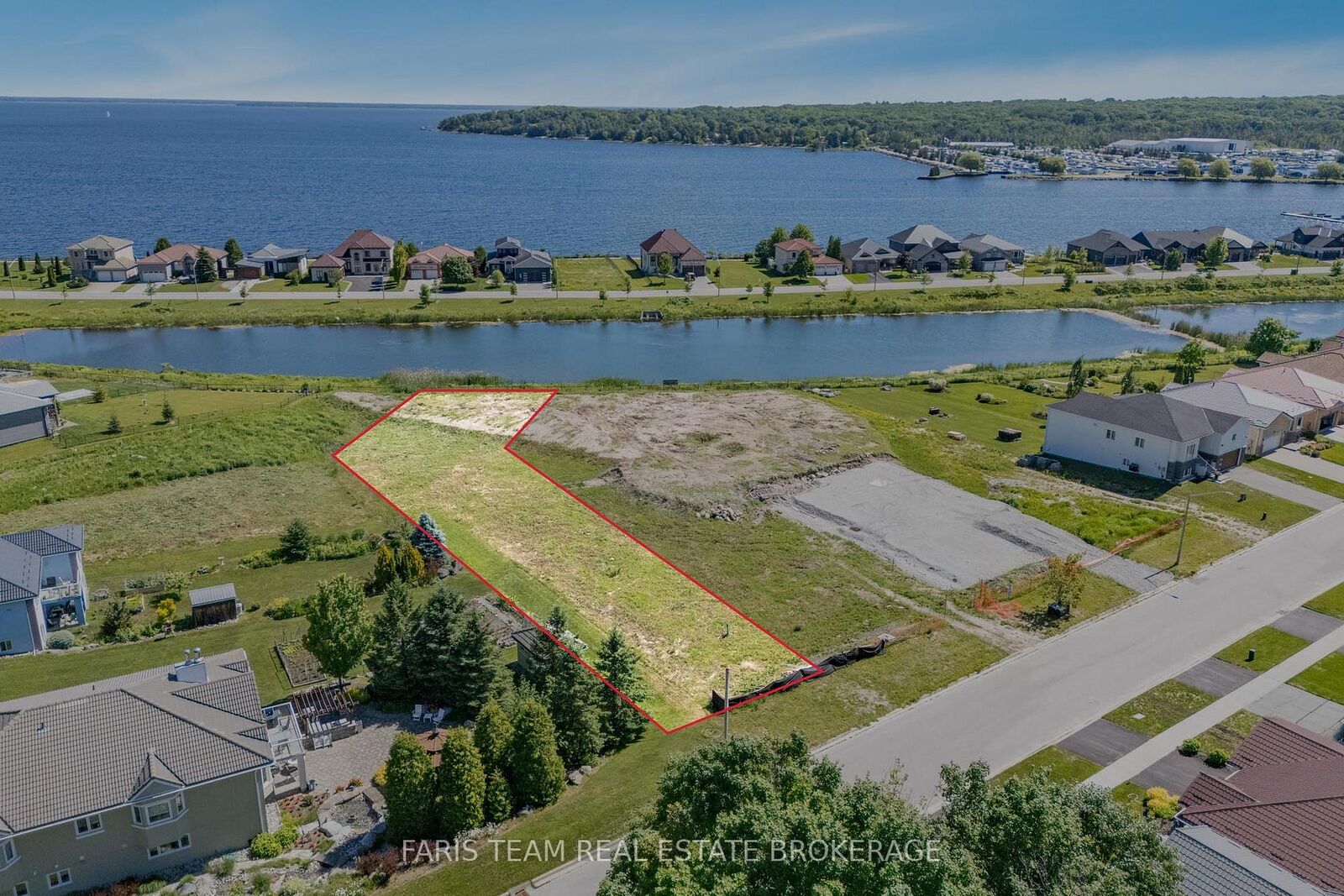 Property Photo:  589 Taylor Drive  ON L4R 5L9 