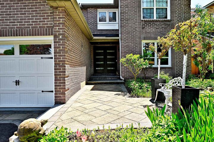 Property Photo: 48 Haskell Crescent ON L4G 5T3
