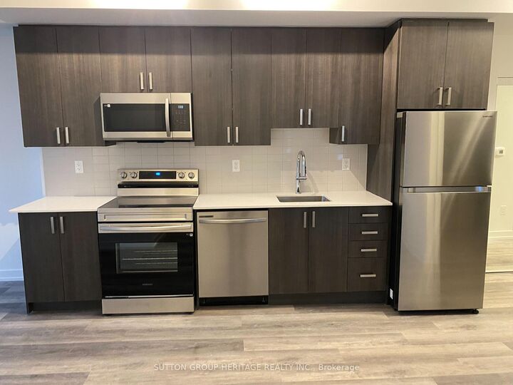 Property Photo: 1435 Celebration Drive 2404 ON L1W 0C3