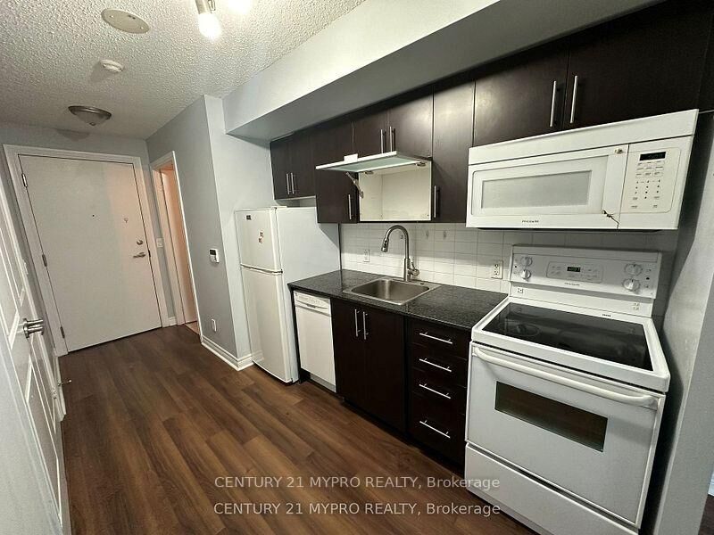 Property Photo:  50 Town Centre Court 1407  ON M1P 0A9 
