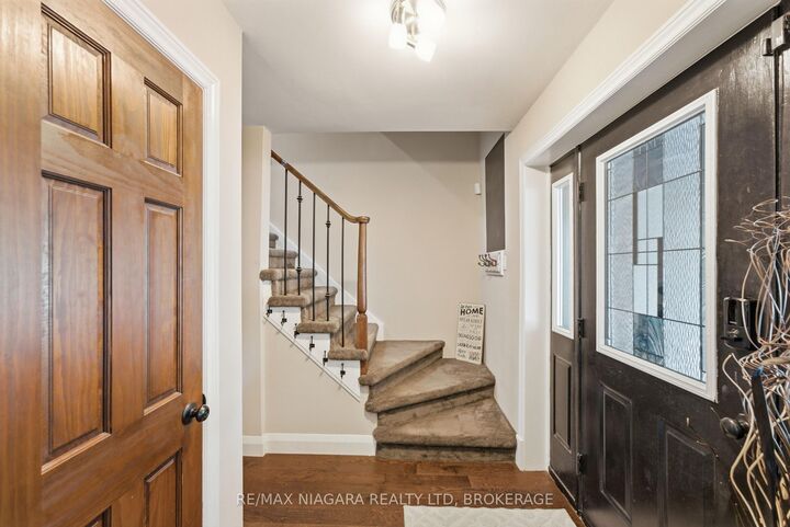 Property Photo:  9 Beechnut Court  ON L0S 1E2 