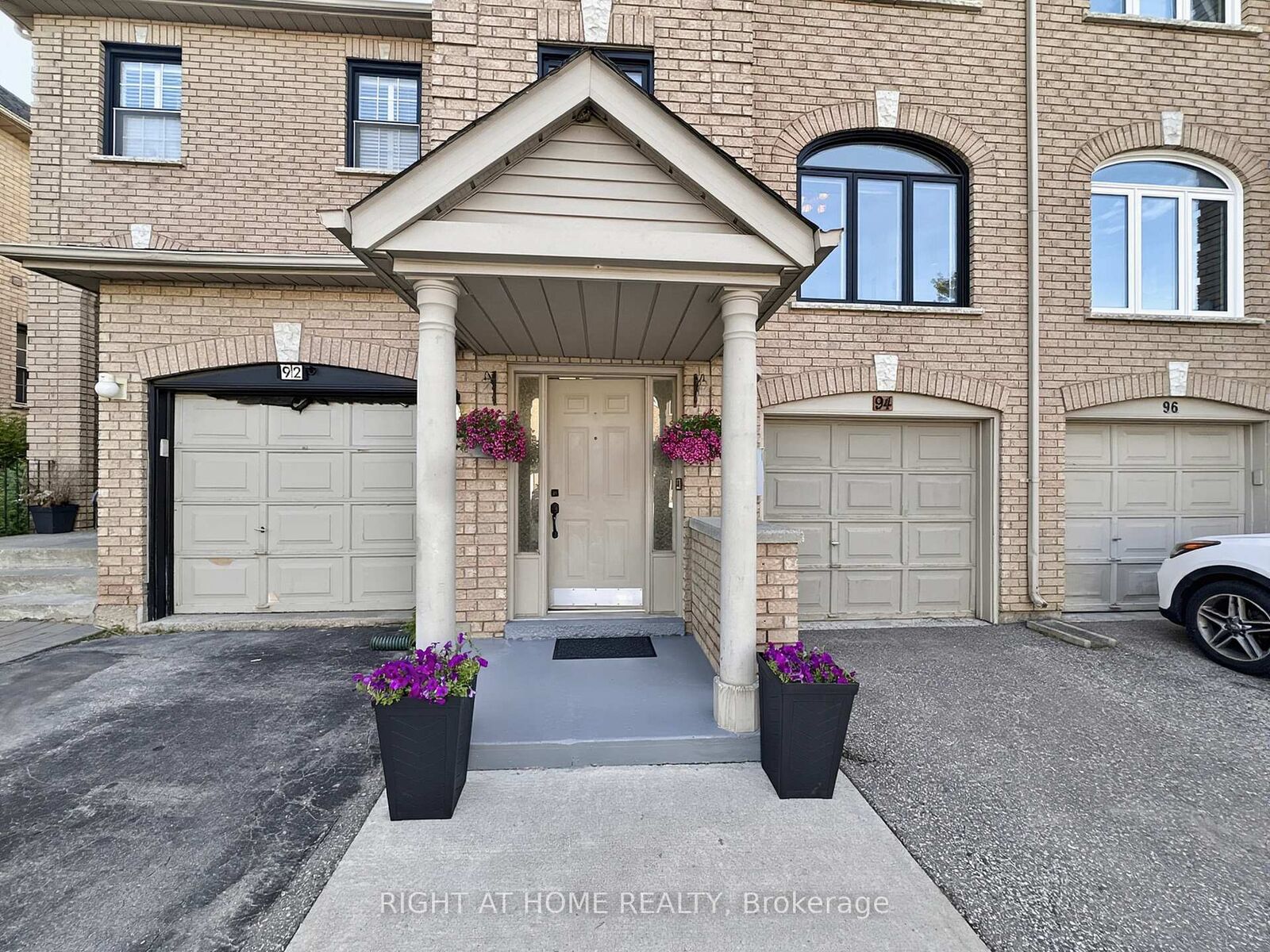 Property Photo:  94 Provincial Place  ON L6S 6C4 
