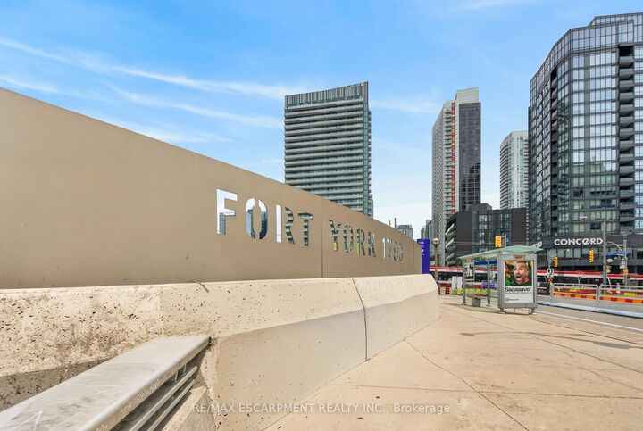 Photo de la propriété:  169 Fort York Boulevard 323  ON M5V 0C8 