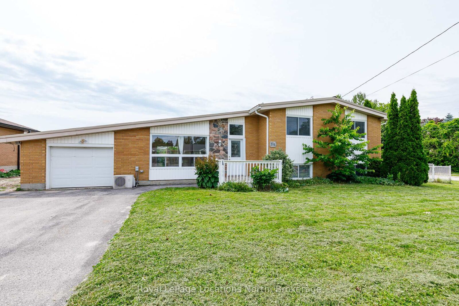 Property Photo: 594 Oak Street ON L9Y 2Z1