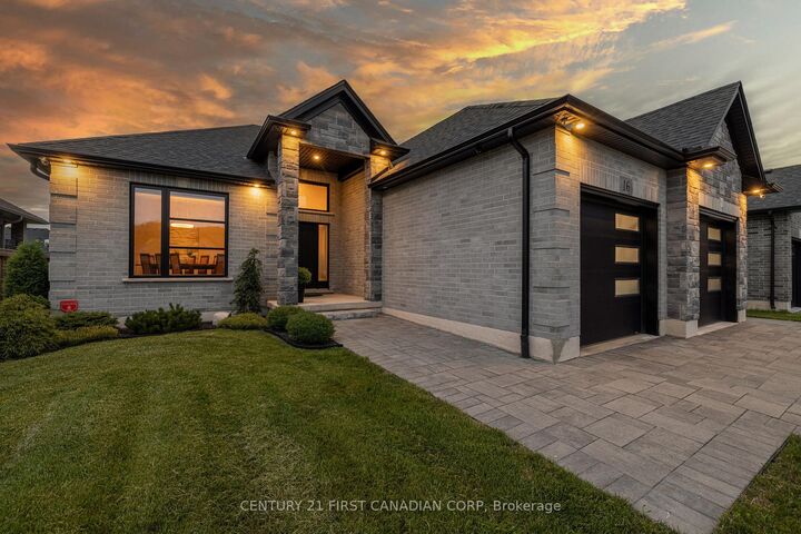 Property Photo:  16 Foxborough Place  ON N0M 2P0 