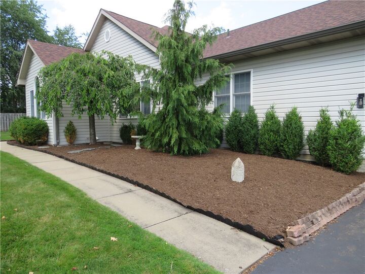 Property Photo: 806 Kocher Dr PA 16127
