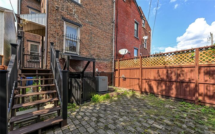Property Photo:  617 Avery St  PA 15212 
