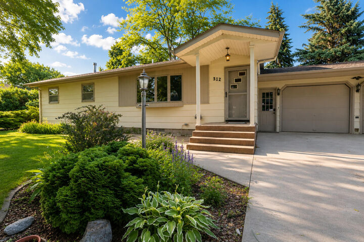 Property Photo:  312 Cambridge Avenue  SD 57451 
