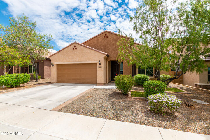 Property Photo:  1019 W Spur Drive  AZ 85085 